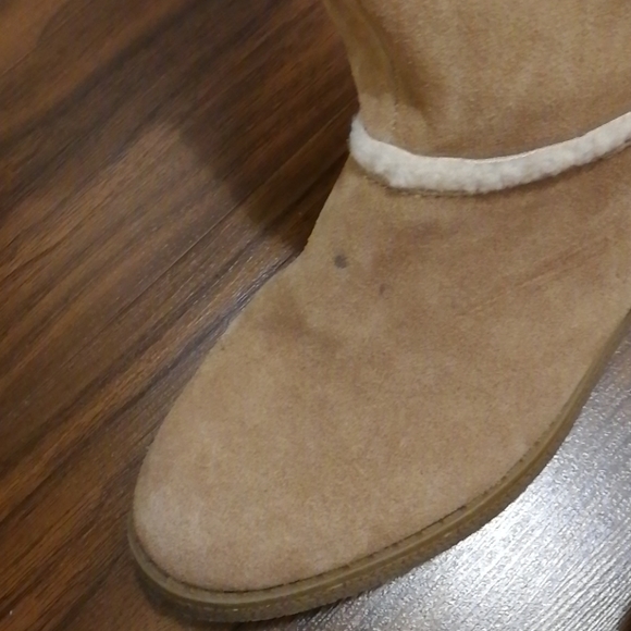 VGUC fake-fur lined suede boots - Picture 6 of 9